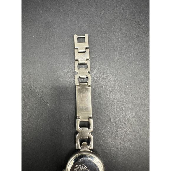 Vintage Gucci Women\'s Watch With Blue Face And Stainless Steel Band 23.6mm main image 11
